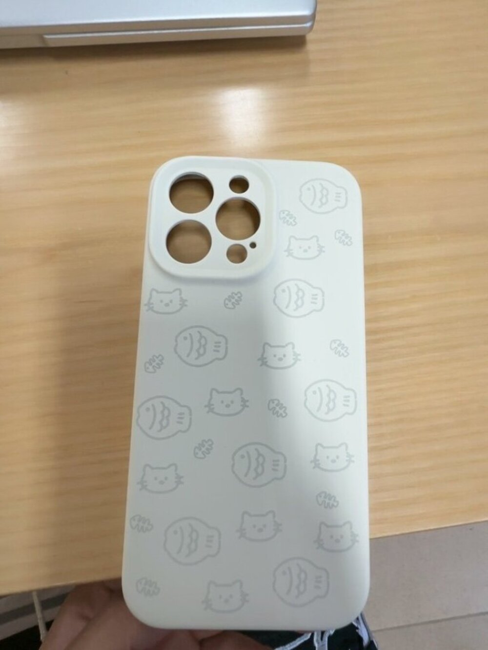 Cute Cat & Fish Cream Silicone Case | Like New Premium